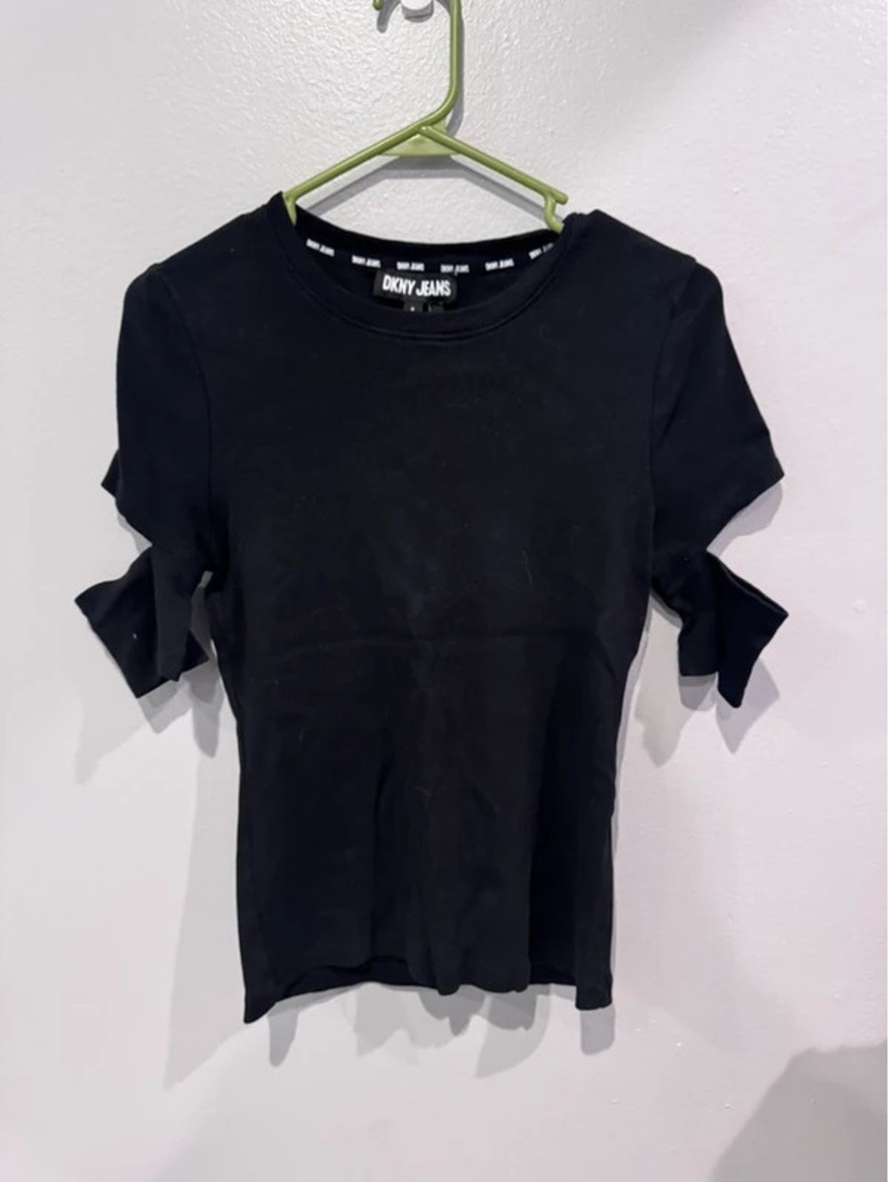 DKNY arm cut out top, ribbed black size M (fits snug)